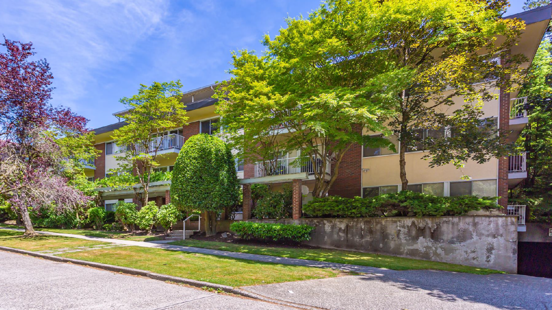 Featured image for “New Vista Expands into Vancouver with Acquisition of Abana Court Apartments”