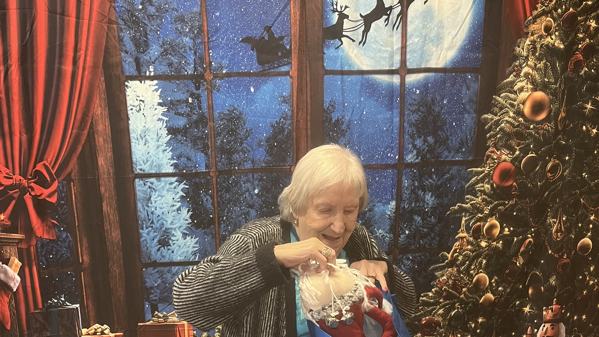 Featured image for “Holiday Cheer Delivered to Every Resident at New Vista”